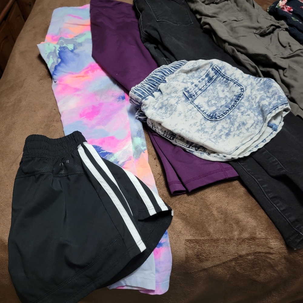 Pants/shorts/skirt bundle!! - Picture 2 of 3